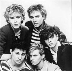 Escucha la canción de Duran Duran Hungry like the wolf gratis de lista de reproducción de Las mejores canciones de los 80 en línea.