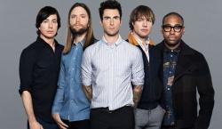 Escucha la canción de Maroon 5 Just a Feeling gratis de lista de reproducción de Canciones de amor en línea.