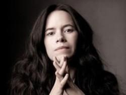 Además de la música de Hotel fm, te recomendamos que escuches canciones de Natalie Merchant gratis.