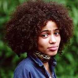 Además de la música de Journey, te recomendamos que escuches canciones de Nneka gratis.