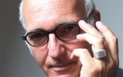 Ludovico Einaudi Uno Strano Destino escucha gratis en línea.