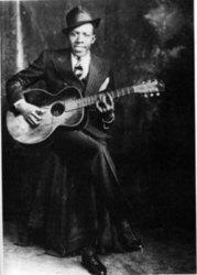 Robert Johnson Kind Hearted Woman Blues escucha gratis en línea.