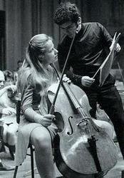 Jacqueline Du Pre Cello concerto escucha gratis en línea.