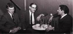 Bill Evans Trio Blues For Phill escucha gratis en línea.