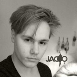 Además de la música de Erik Hagleton, te recomendamos que escuches canciones de Jacoo gratis.