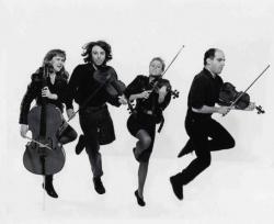 The String Quartet Hunter escucha gratis en línea.