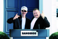 Además de la música de Badlov, te recomendamos que escuches canciones de Bangbros gratis.