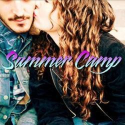 Además de la música de Cary August, te recomendamos que escuches canciones de Summer Camp gratis.